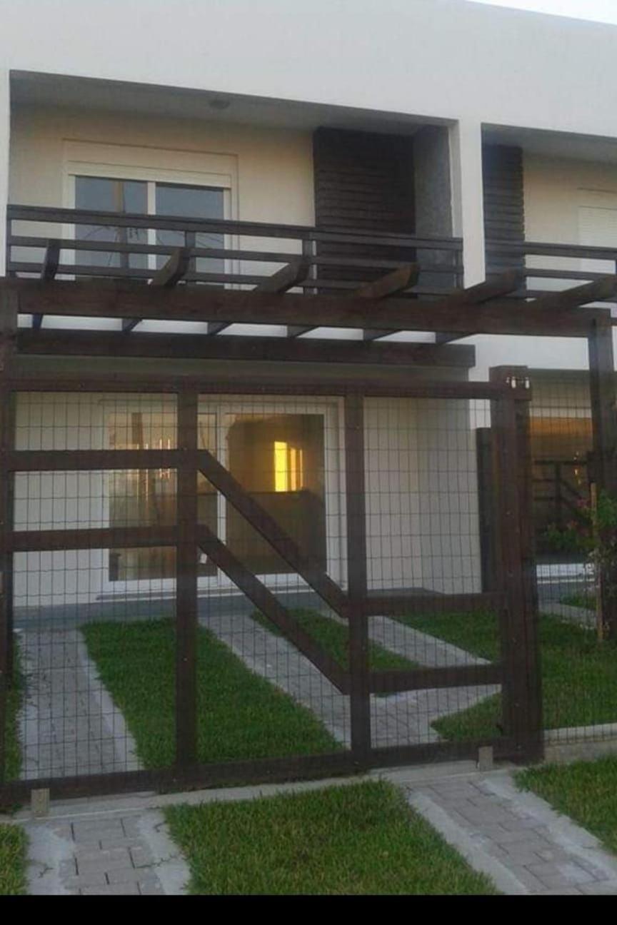 Sobrados Com Suite E Sacada Vista Ao Mar Capao da Canoa Exterior photo